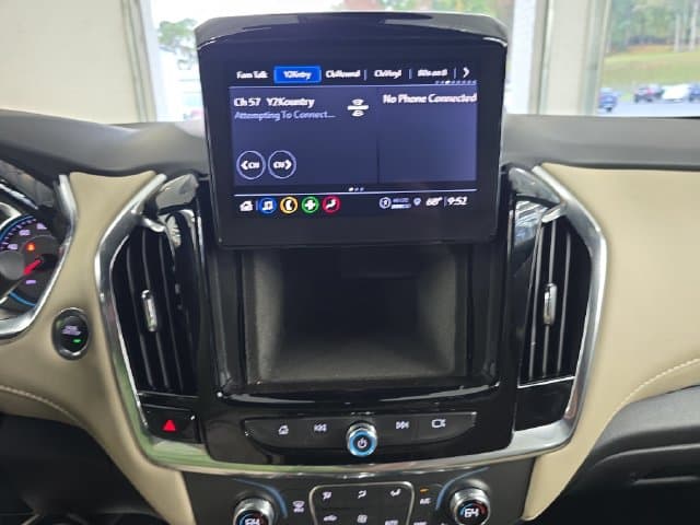 Pre-Owned 2023 Chevrolet Traverse LT - photo - 16