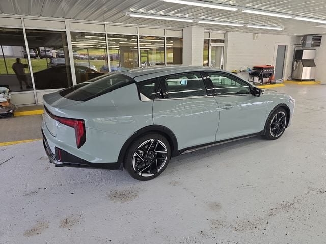 Pre-Owned 2025 Kia K4 GT-Line - photo - 5