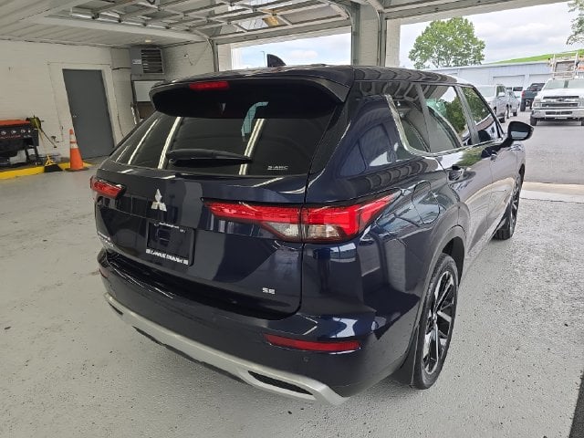 Pre-Owned 2023 Mitsubishi Outlander SE - photo - 4
