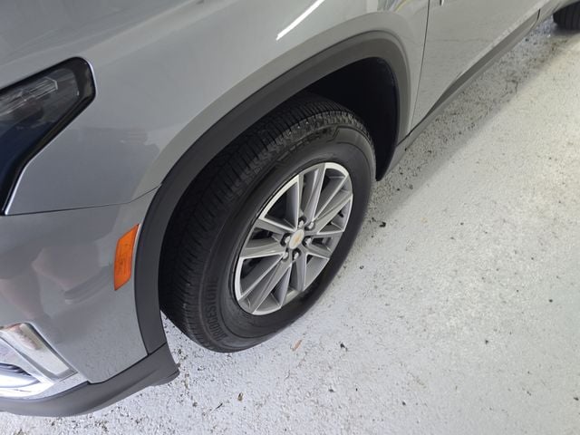 Pre-Owned 2023 Chevrolet Traverse LT - photo - 8