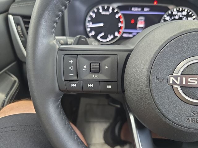Pre-Owned 2024 Nissan Rogue SV - photo - 18