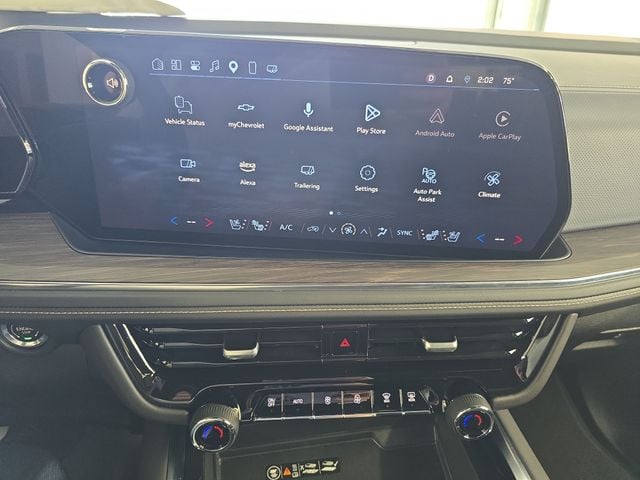 Pre-Owned 2025 Chevrolet Suburban Premier - photo - 12