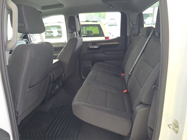 Pre-Owned 2024 Chevrolet Silverado 1500 LT - photo - 9