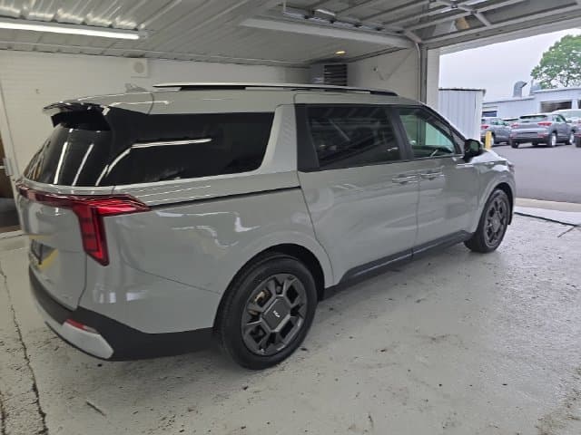 Pre-Owned 2025 Kia Carnival Hybrid EX - photo - 5