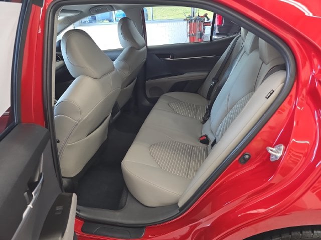 Pre-Owned 2022 Toyota Camry SE - photo - 9