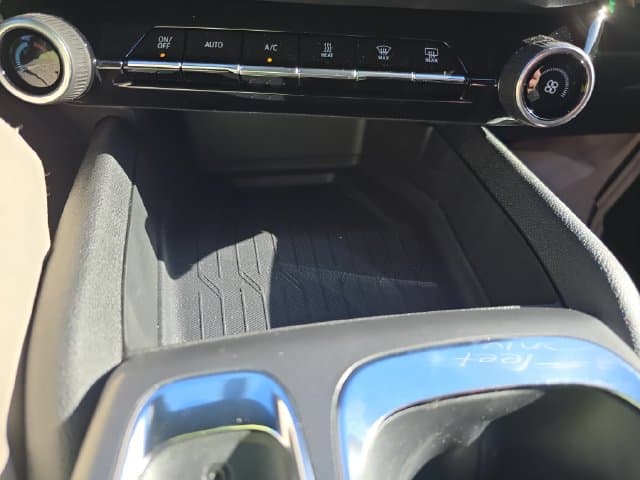 New 2026 Chevrolet Equinox EV LT - photo - 19