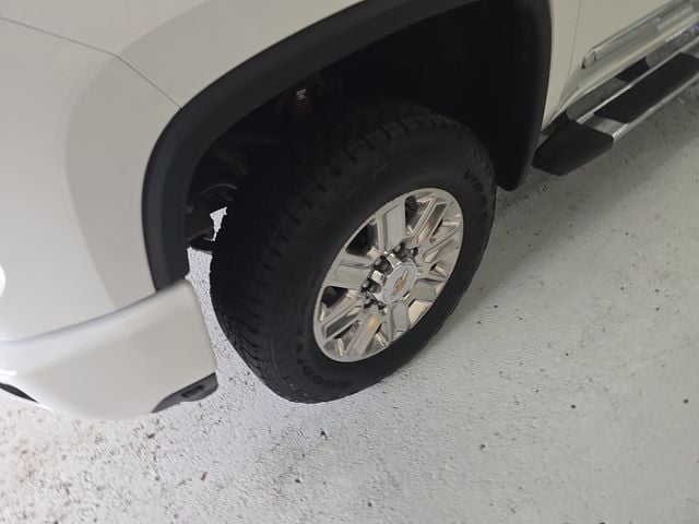 Pre-Owned 2025 Chevrolet Silverado 2500HD High Country - photo - 8
