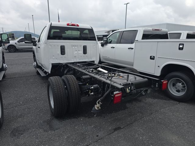 New 2026 GMC Sierra 3500HD Pro - photo - 2