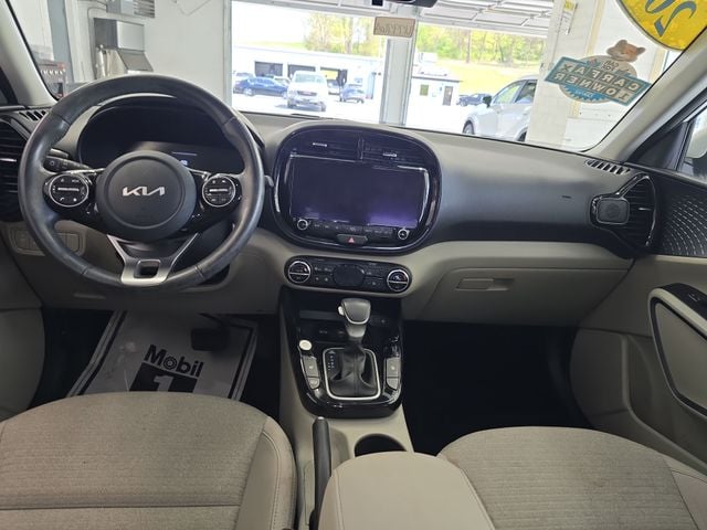 Pre-Owned 2024 Kia Soul EX - photo - 10