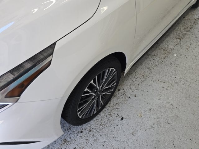 Pre-Owned 2024 Kia Forte GT-Line - photo - 8