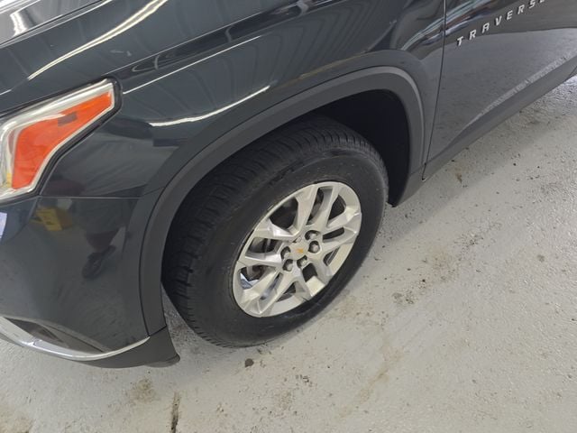 Pre-Owned 2019 Chevrolet Traverse LT - photo - 8