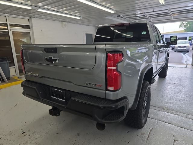 Pre-Owned 2025 Chevrolet Silverado 2500HD ZR2 - photo - 4