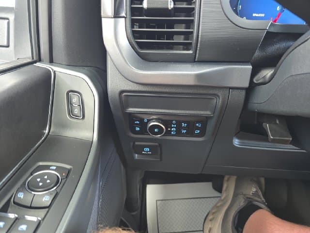 Pre-Owned 2025 Ford F-150 XLT - photo - 19