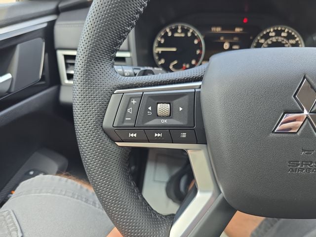 Pre-Owned 2025 Mitsubishi Outlander Trail Edition - photo - 18