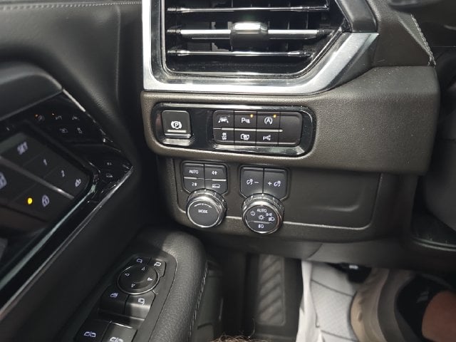 Pre-Owned 2025 GMC Yukon Denali - photo - 19