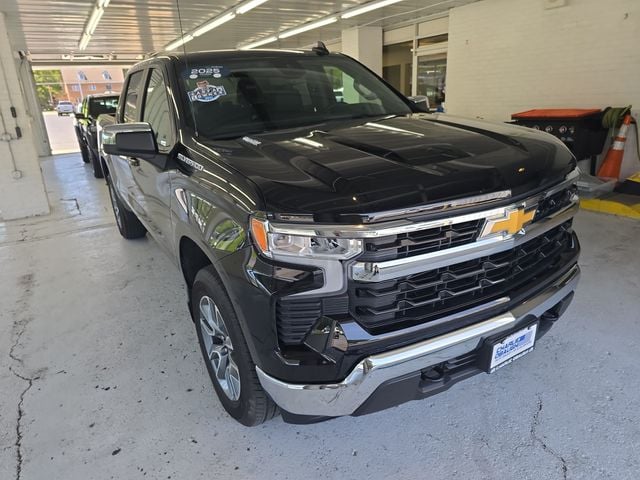 Pre-Owned 2025 Chevrolet Silverado 1500 LT - photo - 6