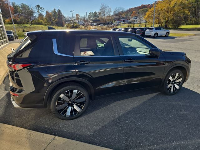 Pre-Owned 2025 Mitsubishi Outlander SE - photo - 5
