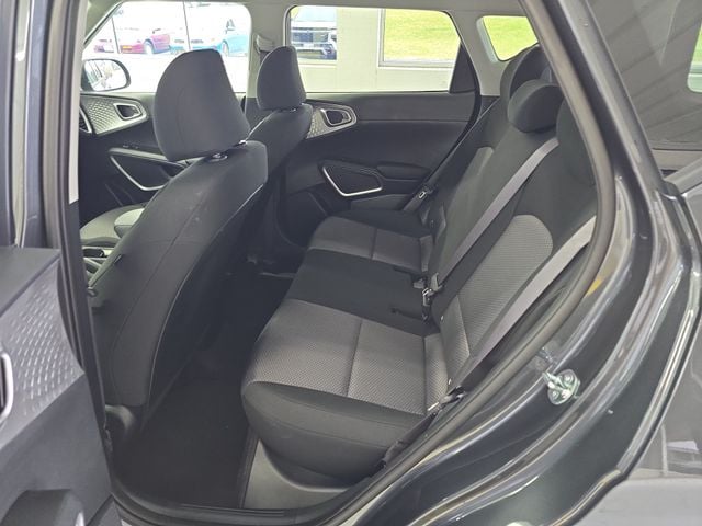 Pre-Owned 2025 Kia Soul LX - photo - 9