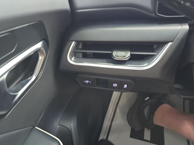 Pre-Owned 2025 Kia K4 GT-Line - photo - 19