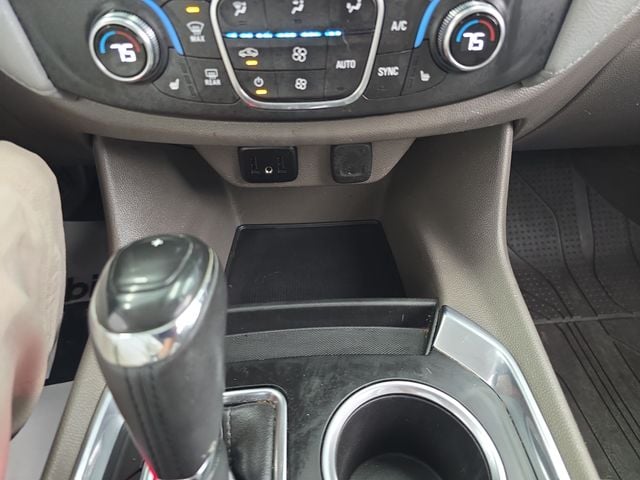 Pre-Owned 2019 Chevrolet Traverse LT - photo - 21