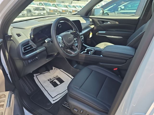 New 2026 Chevrolet Traverse LT - photo - 12
