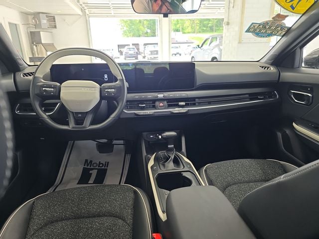 Pre-Owned 2025 Kia K4 GT-Line - photo - 10