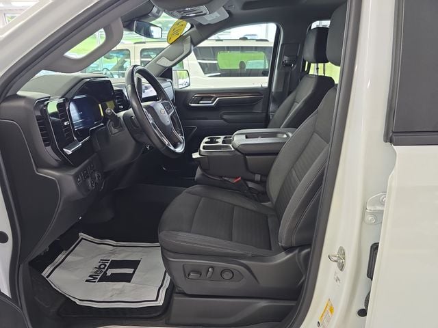 Pre-Owned 2024 Chevrolet Silverado 1500 LT - photo - 12