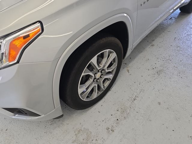 Pre-Owned 2020 Chevrolet Traverse Premier - photo - 8