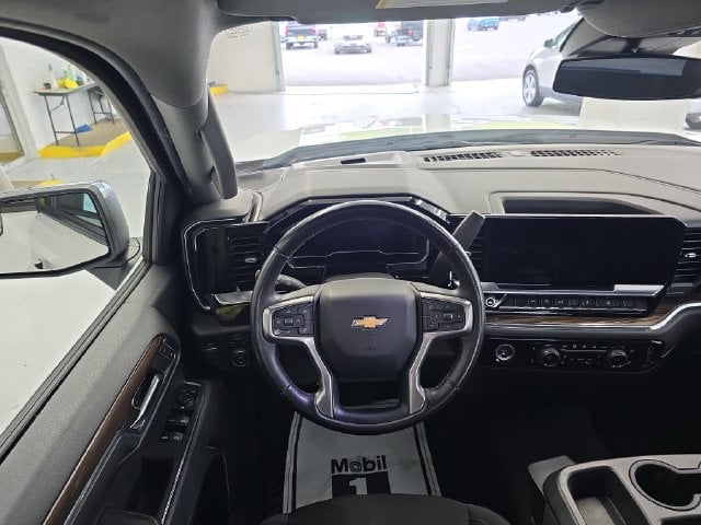 Pre-Owned 2024 Chevrolet Silverado 1500 LT - photo - 11