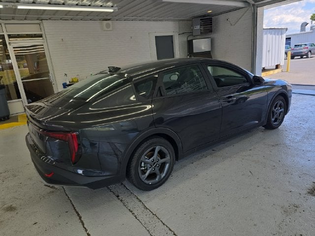 Pre-Owned 2025 Kia K4 LXS - photo - 5