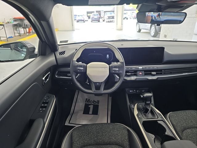 Pre-Owned 2025 Kia K4 GT-Line - photo - 11