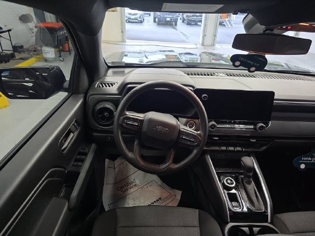 Pre-Owned 2024 Chevrolet Colorado Trail Boss - photo - 11