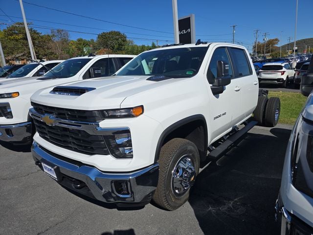 New 2026 Chevrolet Silverado 3500HD LT - photo - 1
