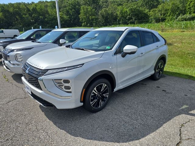 Pre-Owned 2025 Mitsubishi Eclipse Cross SEL - photo - 1