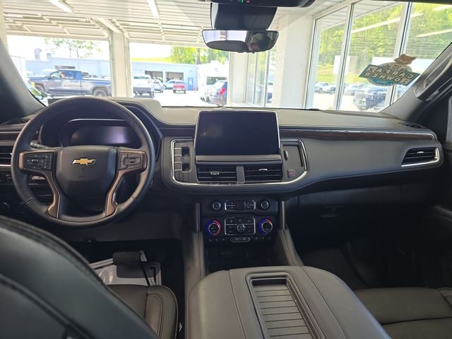 Pre-Owned 2024 Chevrolet Suburban High Country - photo - 10