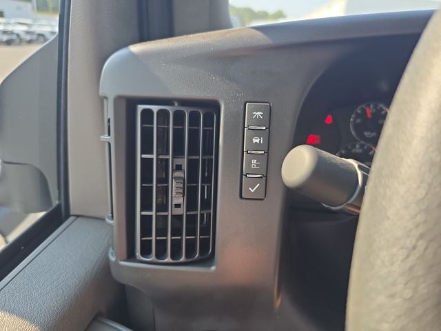 New 2026 Chevrolet Express 3500 Work Van - photo - 15