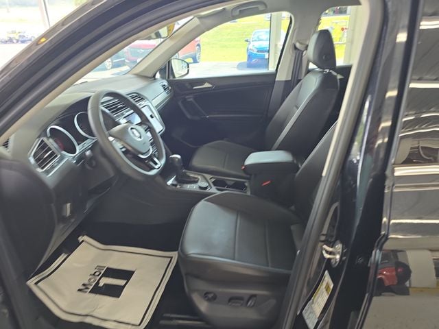 Pre-Owned 2020 Volkswagen Tiguan 2.0T SE - photo - 12