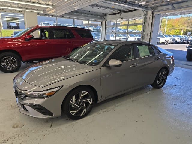 Pre-Owned 2025 Hyundai Elantra SEL Convenience - photo - 1