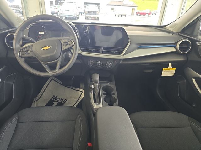 New 2026 Chevrolet Trax LS - photo - 10