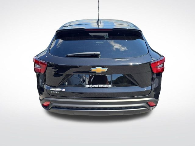 New 2026 Chevrolet Trax LS - photo - 3