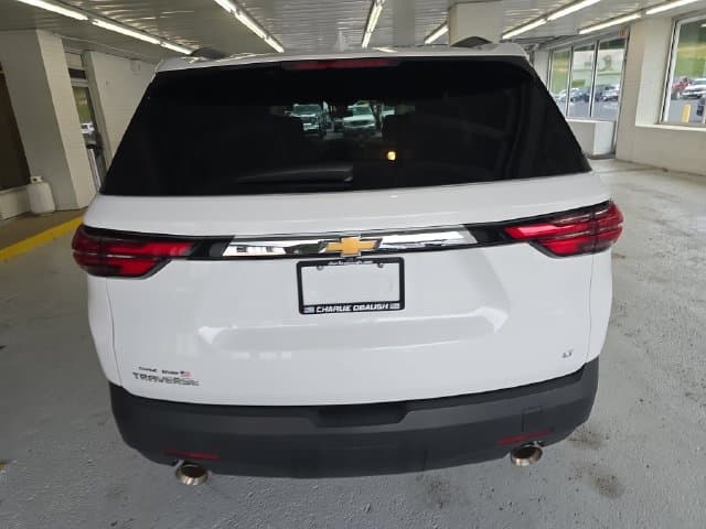 Pre-Owned 2023 Chevrolet Traverse LT - photo - 3