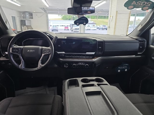 Pre-Owned 2024 Chevrolet Silverado 1500 RST - photo - 10