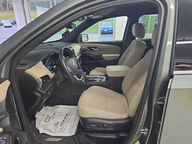 Pre-Owned 2023 Chevrolet Traverse LT - photo - 12