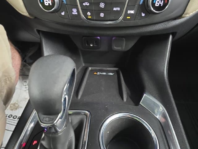 Pre-Owned 2023 Chevrolet Traverse LT - photo - 21