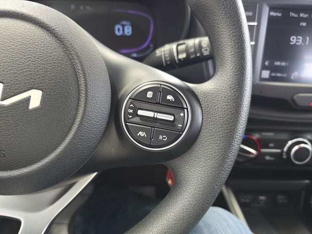 Pre-Owned 2025 Kia Soul LX - photo - 17