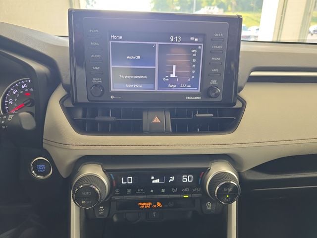 Pre-Owned 2022 Toyota RAV4 XLE - photo - 15
