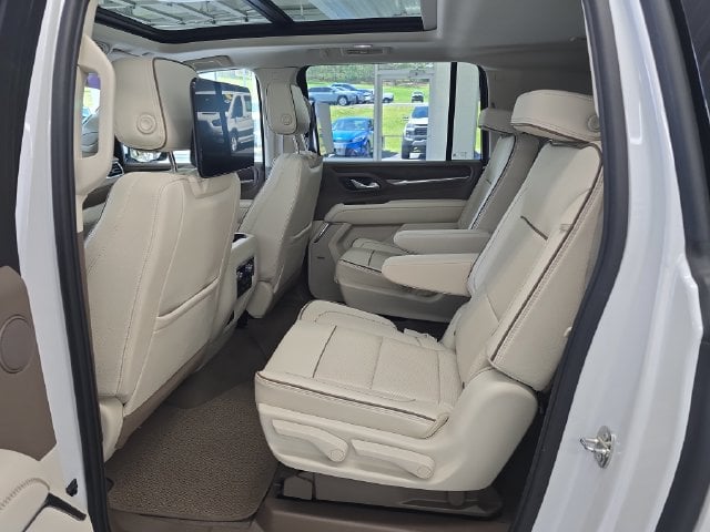 Pre-Owned 2024 GMC Yukon XL Denali - photo - 9