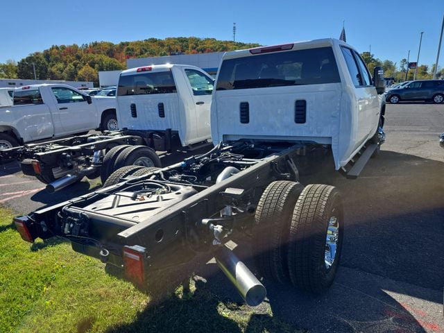 New 2026 Chevrolet Silverado 3500HD LT - photo - 4