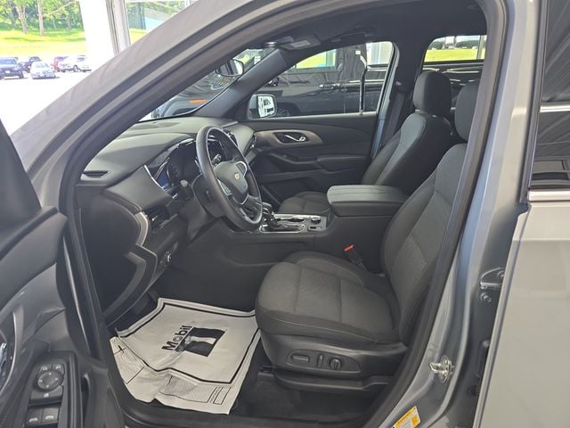 Pre-Owned 2023 Chevrolet Traverse LT - photo - 12