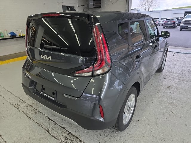 Pre-Owned 2025 Kia Soul LX - photo - 4